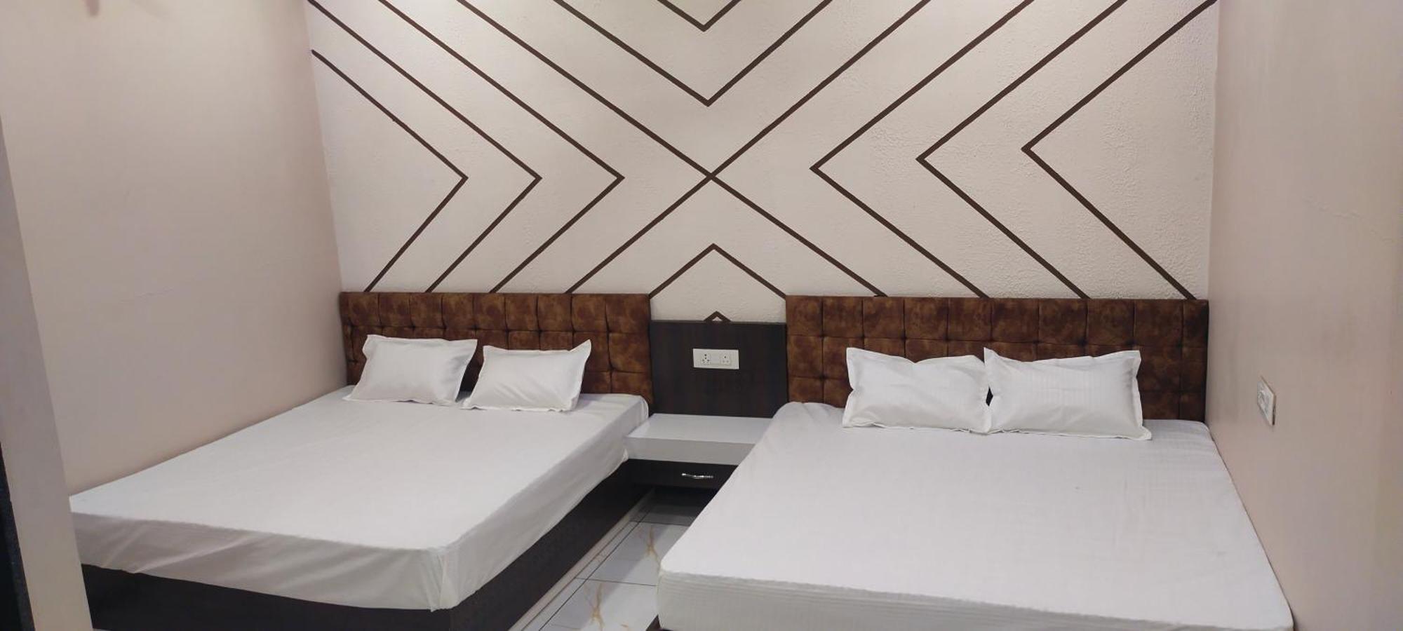 Anant Home Stay Ujjain Extérieur photo