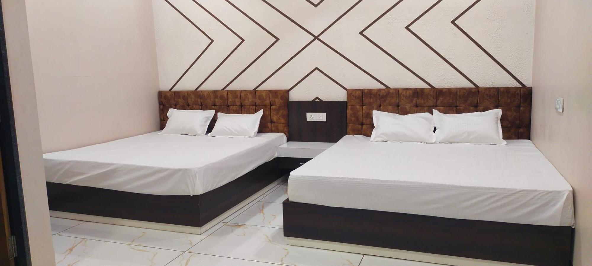 Anant Home Stay Ujjain Extérieur photo